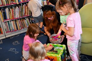 Na zdjęciu dzieci w czasie zajęć