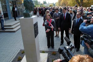 Uroczystość nadania imienia Bibliotece z udziałem Rity Gombrowicz