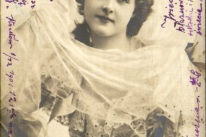 zabytkowa pocztówka z okazji dnia kobiet