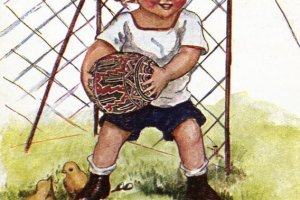 chłopczyk z dużym jajkiem